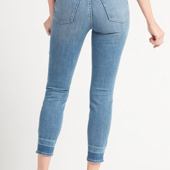 Good American Good Waist Crop with Chewed Hem - Picture 6 of 6